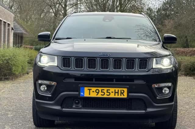 Jeep Compass (2021) thumbnail 3
