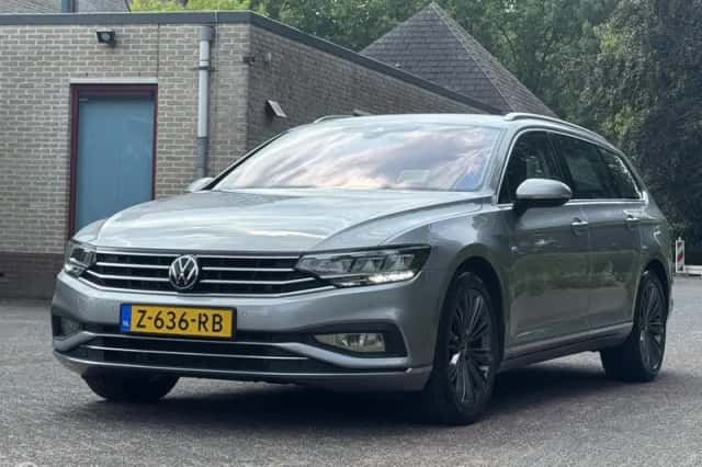 Volkswagen Passat (2020) thumbnail 5