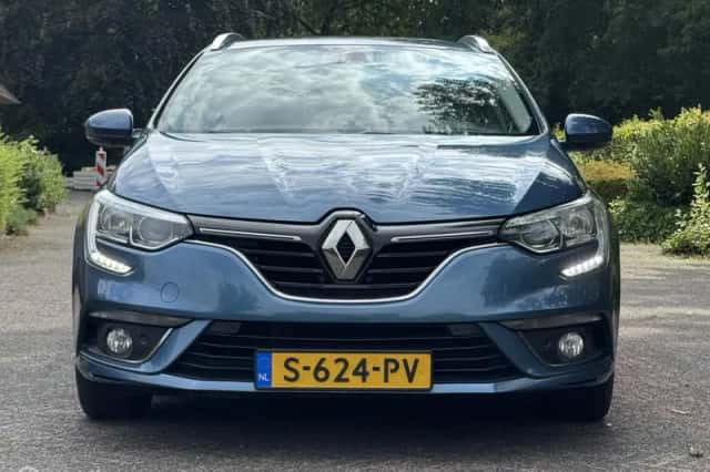 Renault Mégane (2018) thumbnail 3