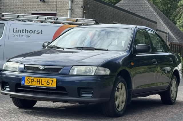 Mazda 323 (1998) thumbnail 5