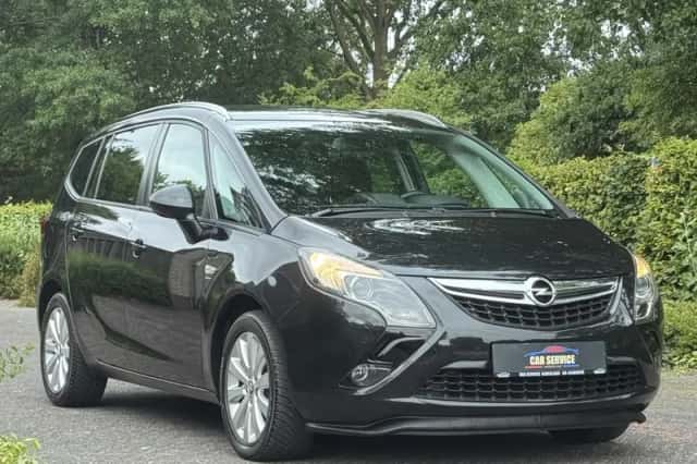 Opel Zafira (2016) thumbnail 4