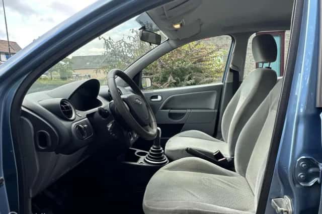 Ford Fiesta (2003) thumbnail 6