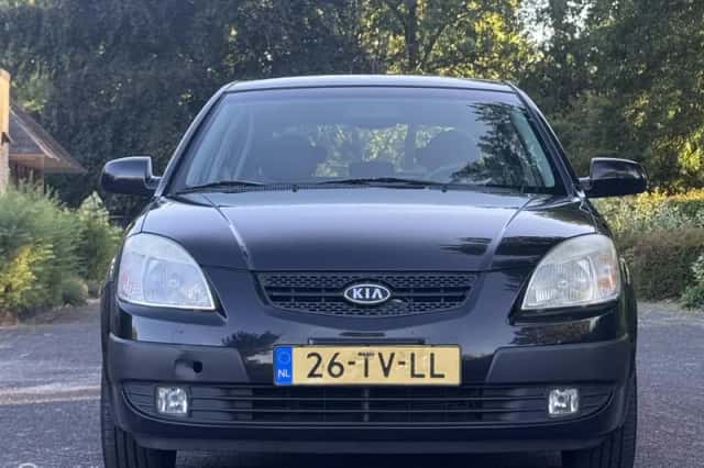 Kia Rio (2007) thumbnail 3