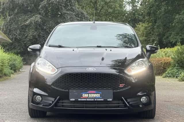 Ford Fiesta (2017) thumbnail 3