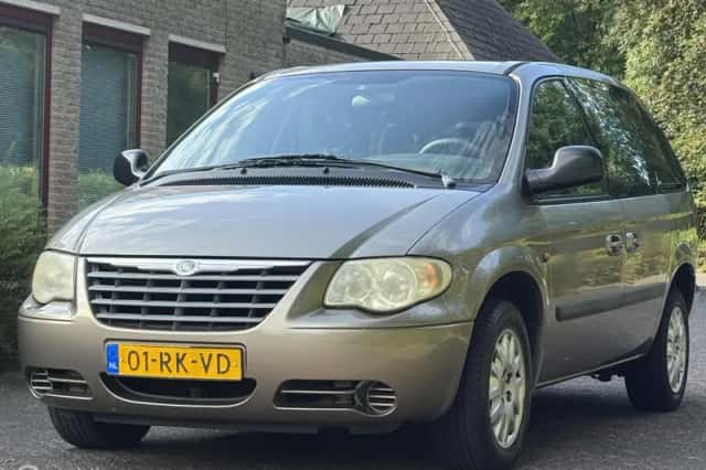 Chrysler Voyager (2005) thumbnail 5