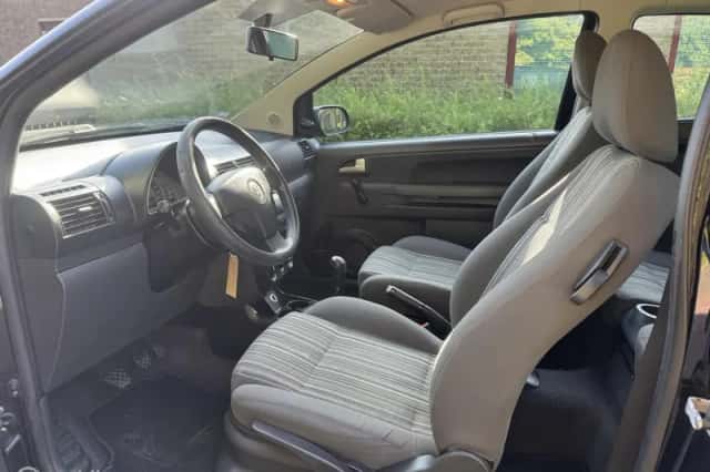 Volkswagen Fox (2009) thumbnail 6