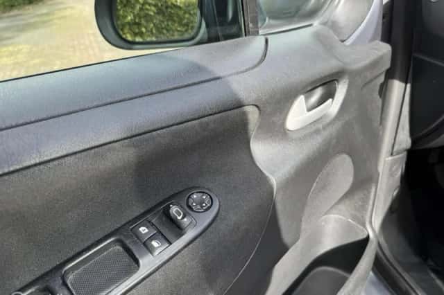 Peugeot 207 (2010) thumbnail 6