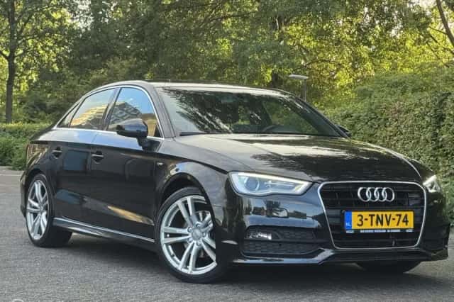 Audi A3 (2014) thumbnail 2