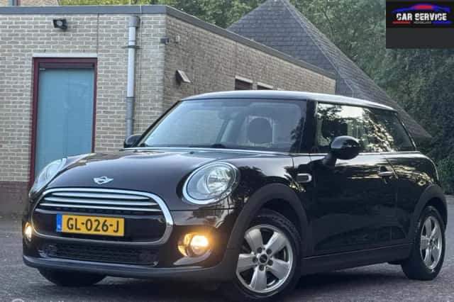 MINI Cooper (2015) thumbnail 1