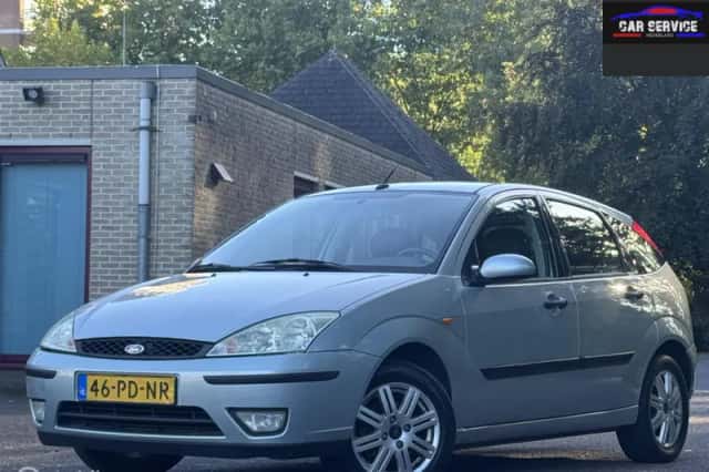 Ford Focus (2004) thumbnail 1