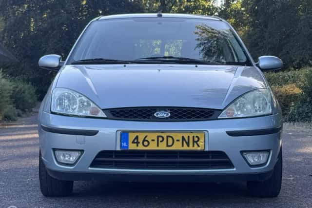 Ford Focus (2004) thumbnail 3