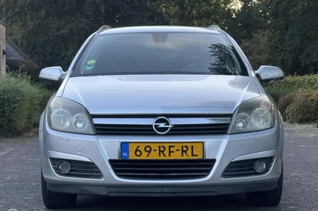 Opel Astra (2005) thumbnail 3