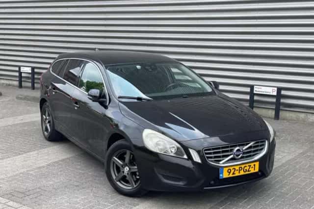 Volvo V60 (2011) thumbnail 2