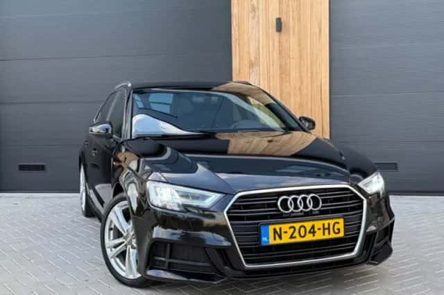 Audi A3 (2016) thumbnail 2