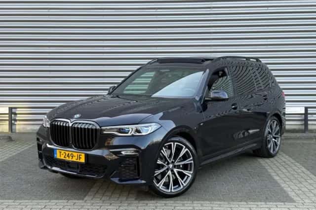 BMW X7 (2021) thumbnail 4