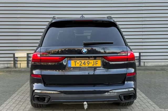 BMW X7 (2021) thumbnail 6