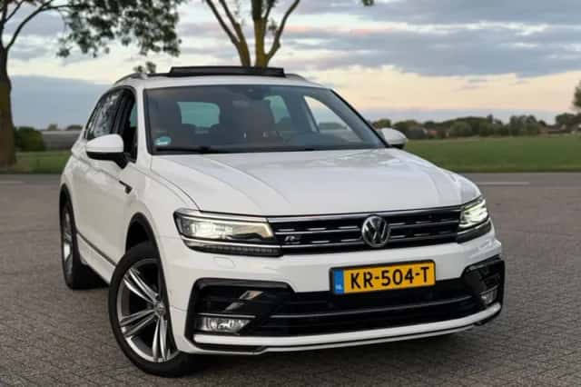 Volkswagen Tiguan (2016) thumbnail 2
