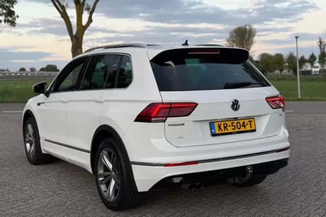 Volkswagen Tiguan (2016) thumbnail 6