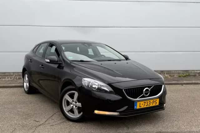 Volvo V40 (2017) thumbnail 1