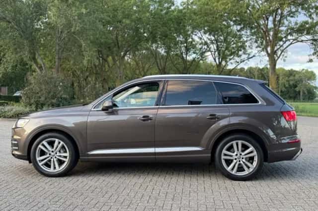 Audi Q7 (2016) thumbnail 6