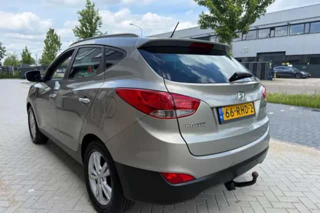 Hyundai ix35 (2011) thumbnail 4