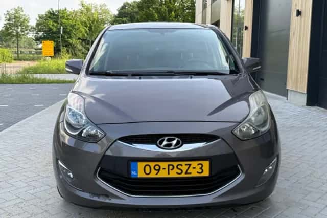 Hyundai ix20 (2011) thumbnail 2