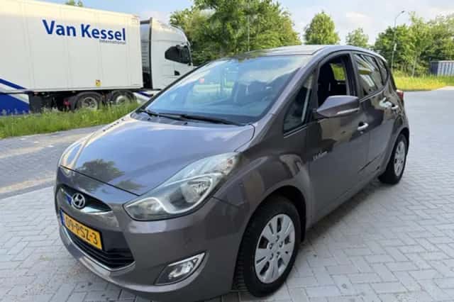 Hyundai ix20 (2011) thumbnail 3