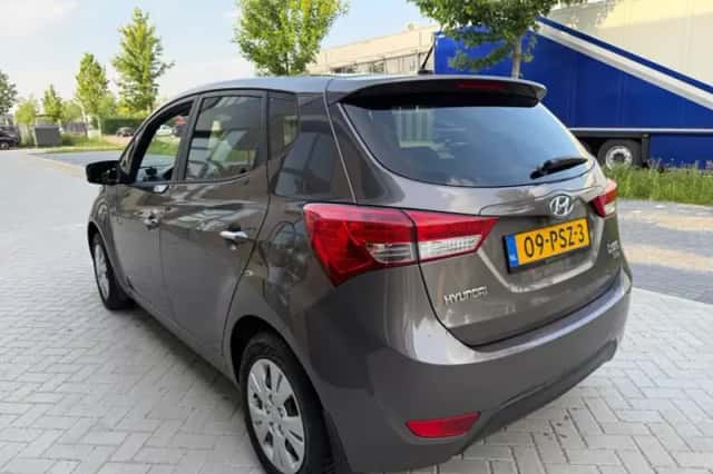 Hyundai ix20 (2011) thumbnail 4