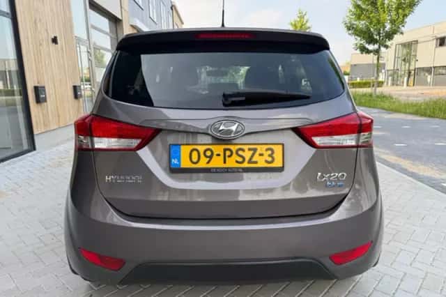 Hyundai ix20 (2011) thumbnail 5