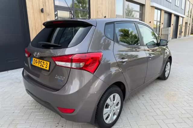 Hyundai ix20 (2011) thumbnail 6
