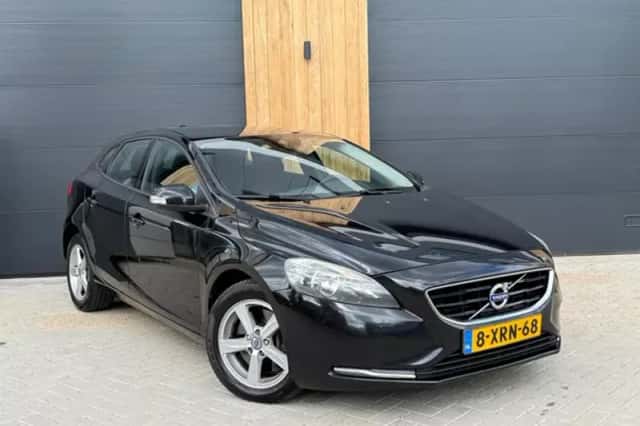 Volvo V40 (2014) thumbnail 1