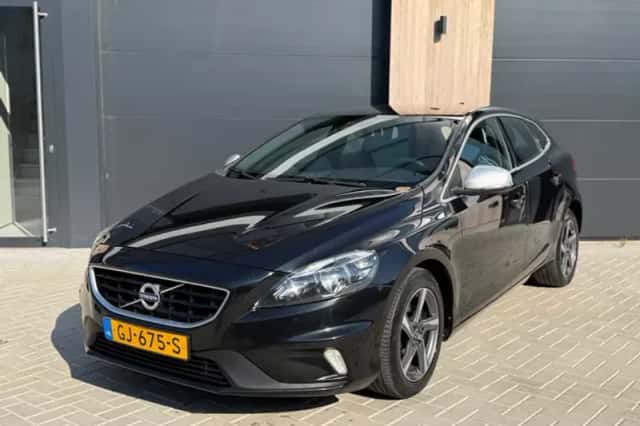 Volvo V40 (2015) thumbnail 2