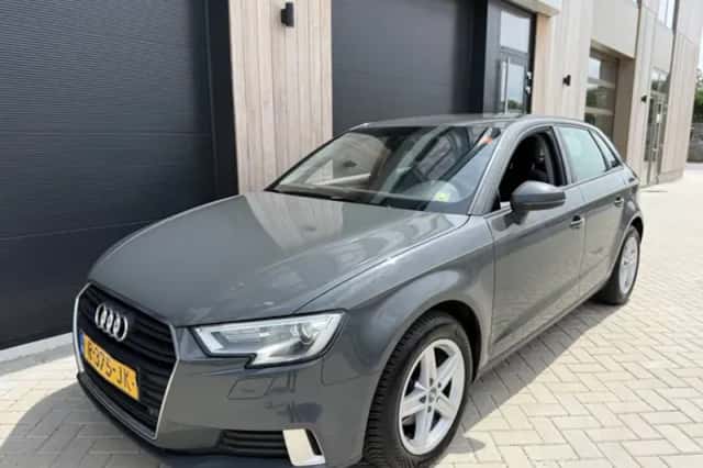 Audi A3 (2017) thumbnail 4