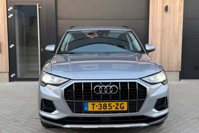 Audi Q3 (2022) thumbnail 3