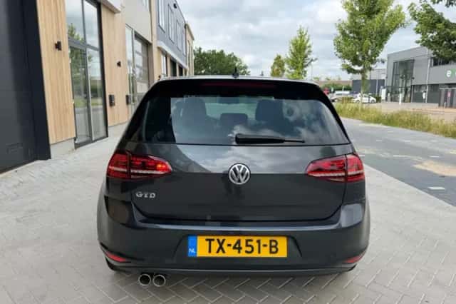Volkswagen Golf (2014) thumbnail 5