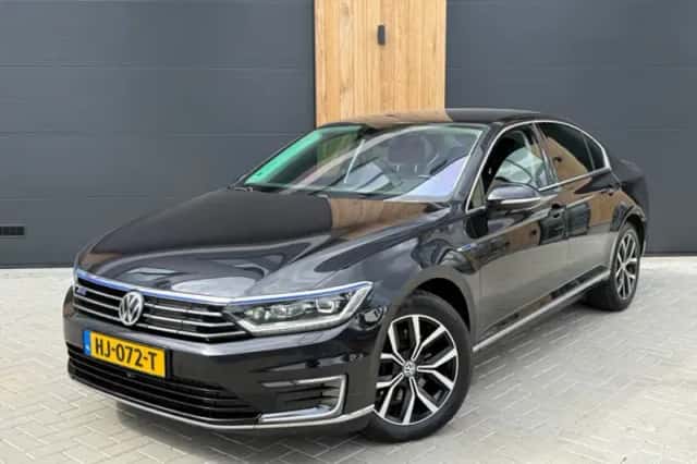 Volkswagen Passat (2015) thumbnail 4