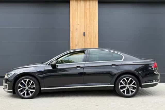 Volkswagen Passat (2015) thumbnail 5