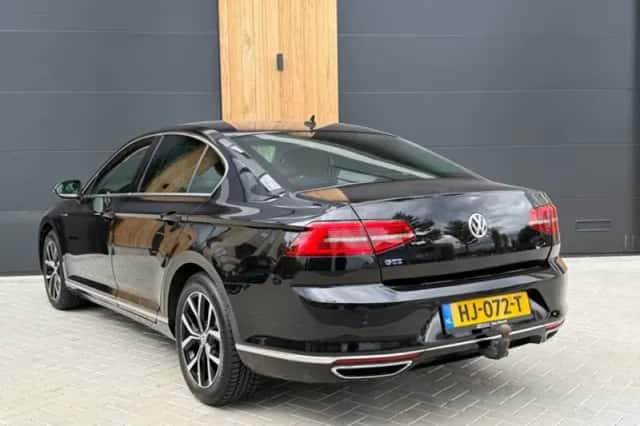 Volkswagen Passat (2015) thumbnail 6