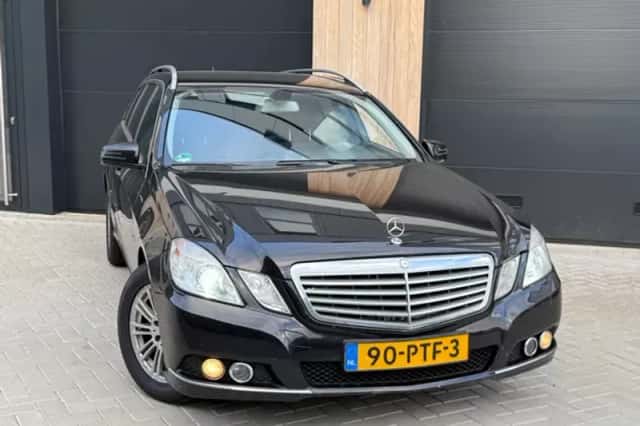 Mercedes-Benz E-Klasse (2011) thumbnail 2