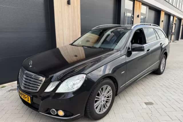 Mercedes-Benz E-Klasse (2011) thumbnail 5