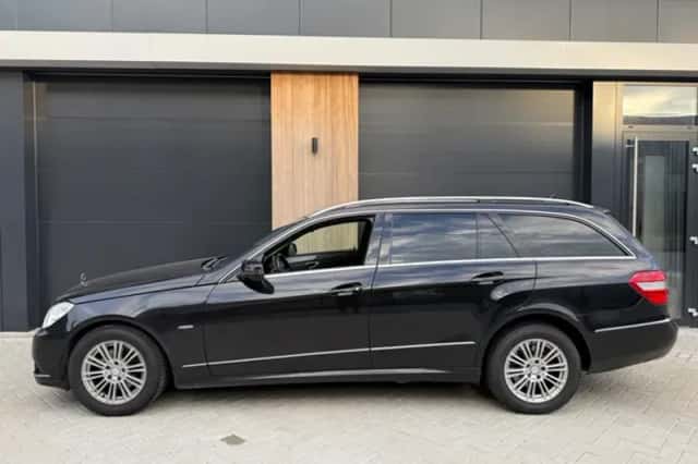 Mercedes-Benz E-Klasse (2011) thumbnail 6