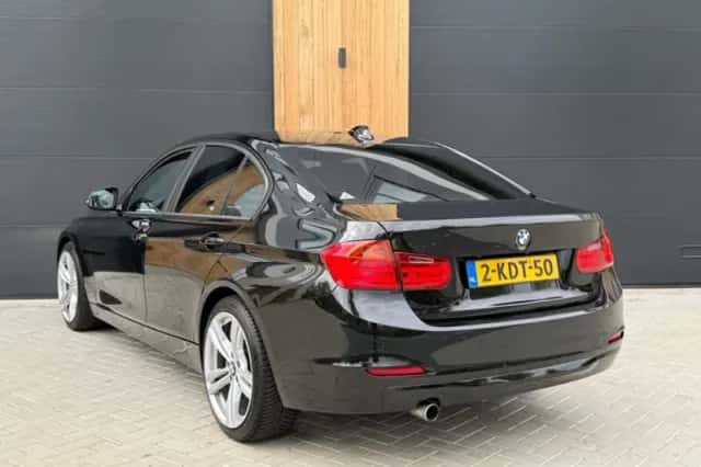 BMW 3-Serie (2013) thumbnail 6