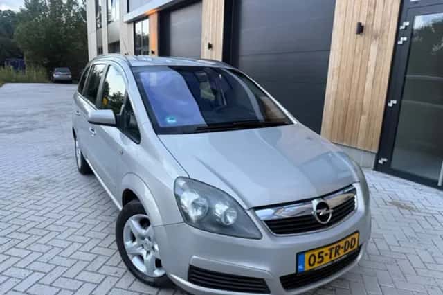 Opel Zafira (2006) thumbnail 1