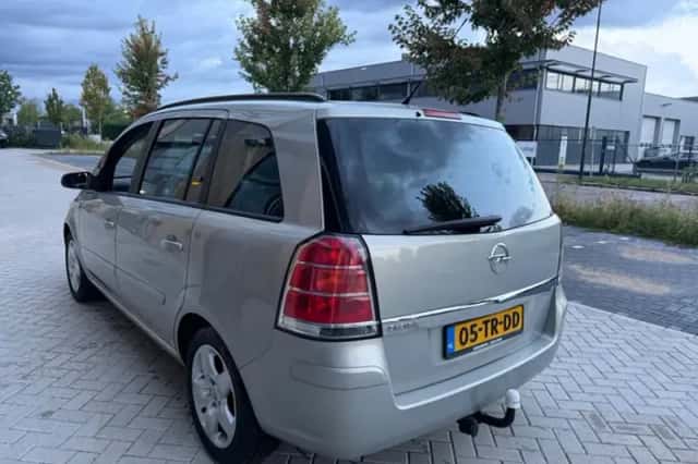 Opel Zafira (2006) thumbnail 5