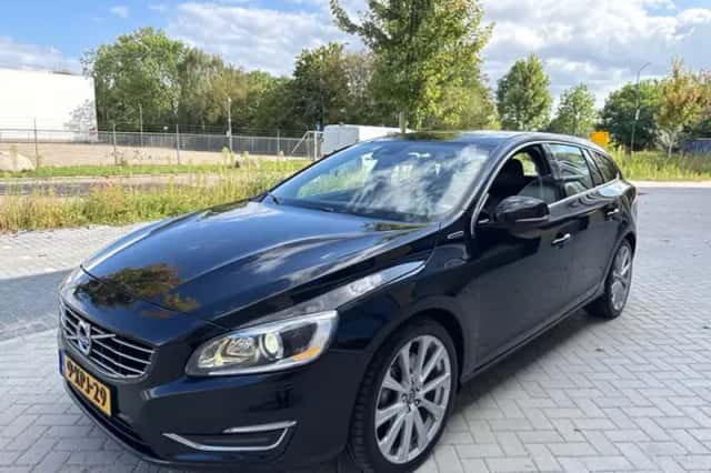 Volvo V60 (2014) thumbnail 4