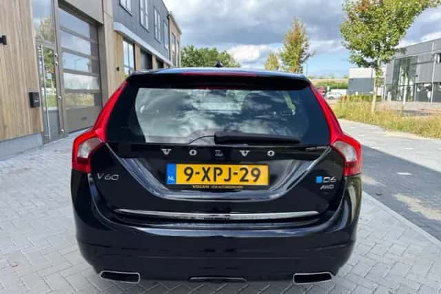 Volvo V60 (2014) thumbnail 6