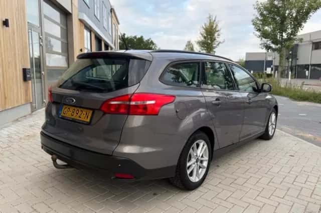 Ford Focus (2015) thumbnail 6