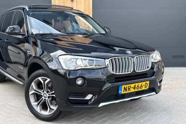 BMW X3 (2017) thumbnail 2