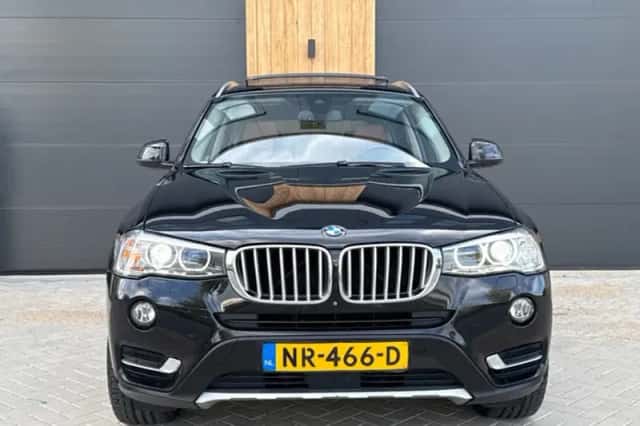BMW X3 (2017) thumbnail 3