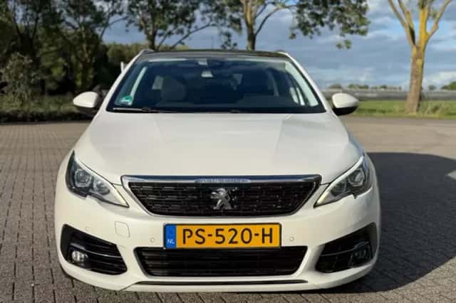 Peugeot 308 (2017) thumbnail 3